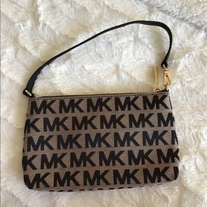 Michael Kors Bags - Michael Kors wristlet Michael Kors Bags - Michael Kors wristlet